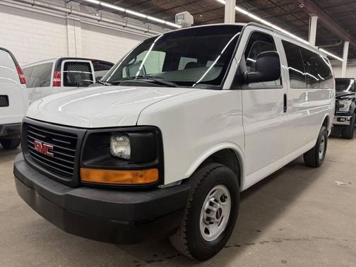 2009 GMC Savana 3500 Base