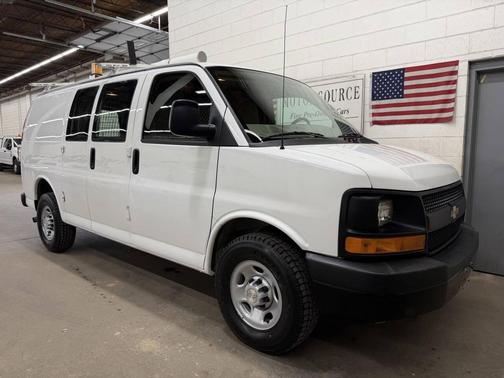 Summit White 2011 Chevrolet Express 2500 Work Van