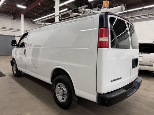 Summit White 2011 Chevrolet Express 2500 Work Van