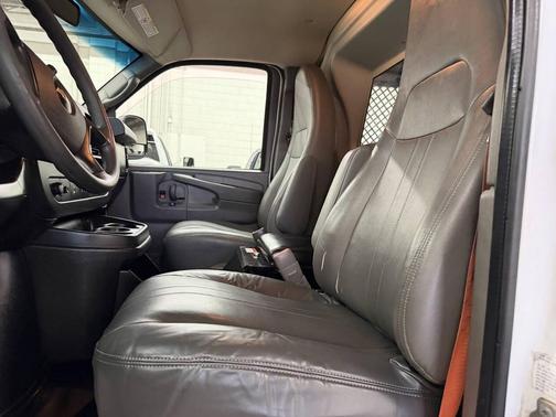 Summit White 2014 Chevrolet Express 2500 Work Van