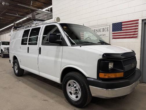 Summit White 2014 Chevrolet Express 2500 Work Van