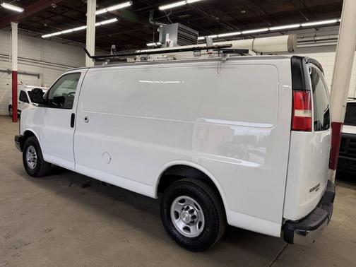 Summit White 2014 Chevrolet Express 2500 Work Van
