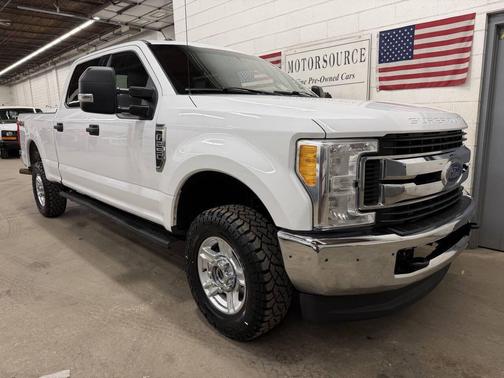Oxford White 2017 Ford F-250 XLT Truck