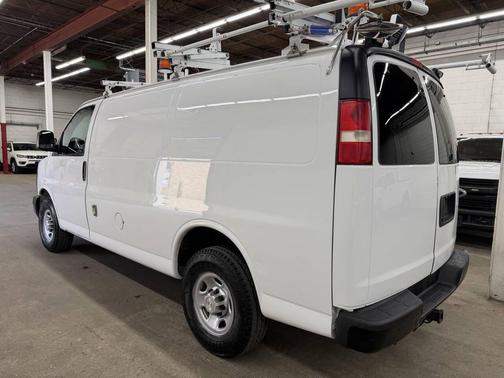 Summit White 2014 Chevrolet Express 3500 Work Van