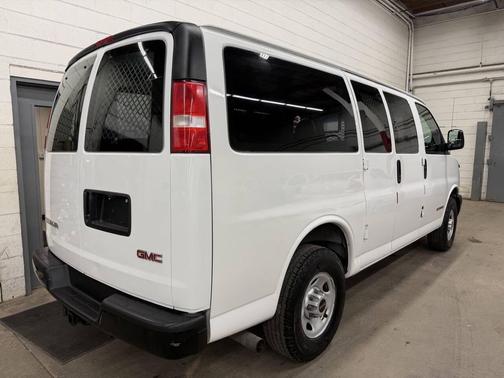 2003 GMC Savana 3500 Base