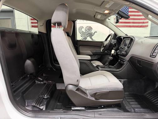 Summit White 2017 Chevrolet Colorado WT