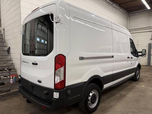Oxford White 2015 Ford Transit-250 Base