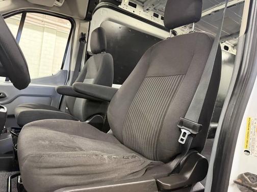 Oxford White 2015 Ford Transit-250 Base