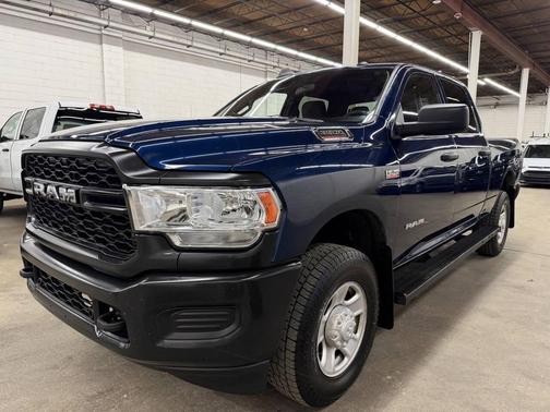 2021 RAM 2500 Tradesman Crew Cab 4x4 6'4' Box