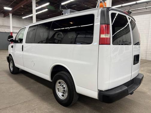 2007 Chevrolet Express 3500 LS