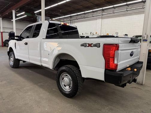 Oxford White 2017 Ford F-250 XL