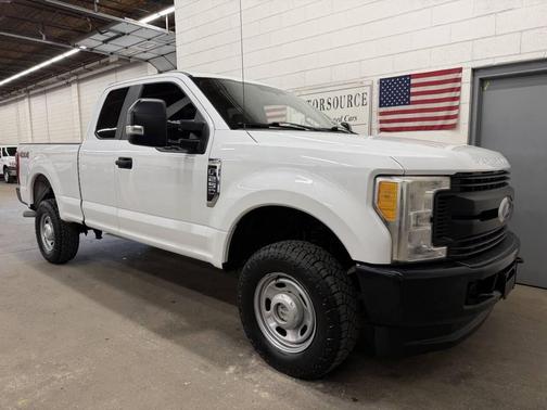 Oxford White 2017 Ford F-250 XL