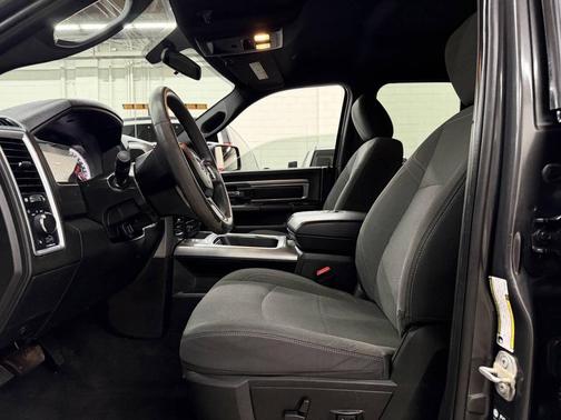 2022 RAM 1500 Classic Warlock Quad Cab 4x4 6'4' Box