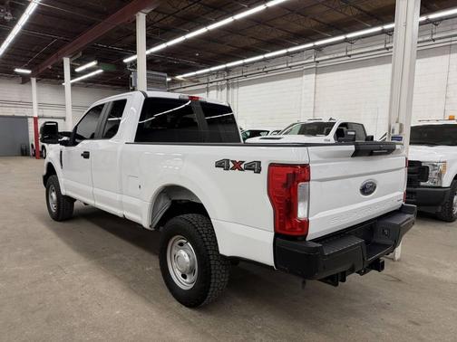 Oxford White 2018 Ford F-250 XL