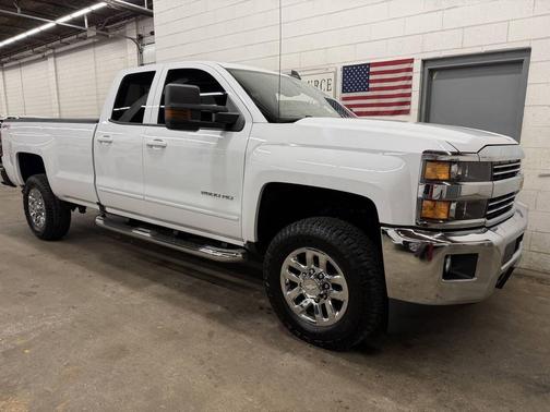 Summit White 2018 Chevrolet Silverado 2500 LT