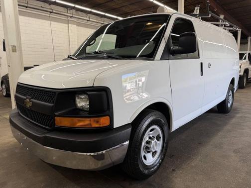 Summit White 2014 Chevrolet Express 2500 Work Van