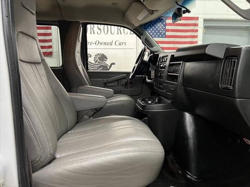 2017 Chevrolet Express 3500 LS