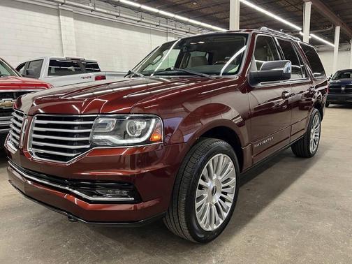 2015 Lincoln Navigator Base