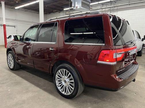 2015 Lincoln Navigator Base