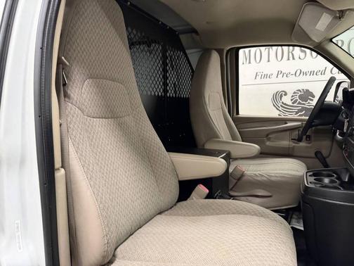 Summit White 2011 Chevrolet Express 2500 Work Van