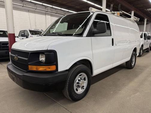 Summit White 2011 Chevrolet Express 2500 Work Van