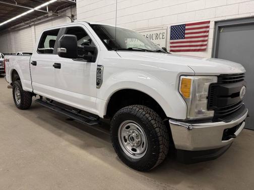 Oxford White 2017 Ford F-250 XL Truck