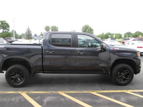 2022 Chevrolet Silverado 1500 Custom Trail Boss