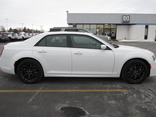 2023 Chrysler 300 Touring