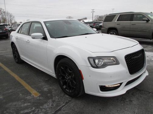 2023 Chrysler 300 Touring