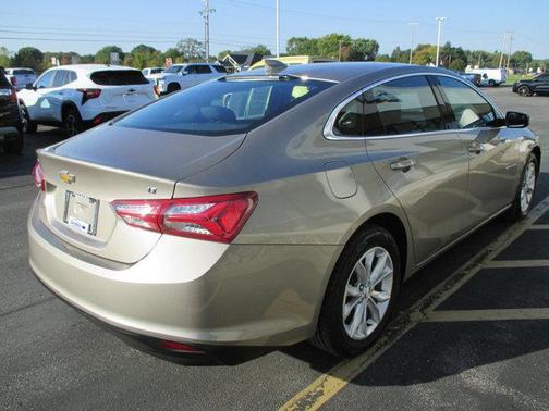 2022 Chevrolet Malibu FWD LT