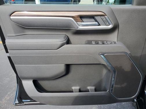 2025 Chevrolet Silverado 3500 LT