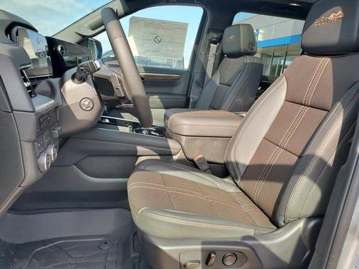 2025 Chevrolet Suburban 4WD High Country
