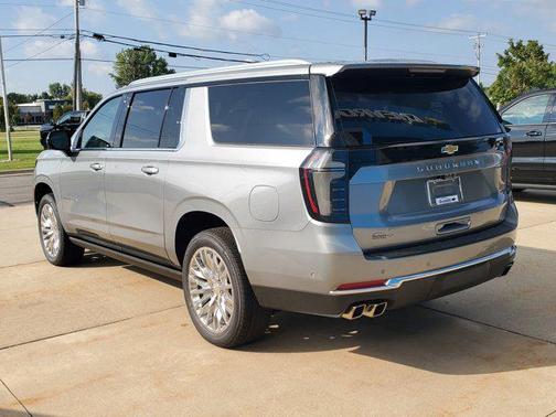 2025 Chevrolet Suburban 4WD High Country