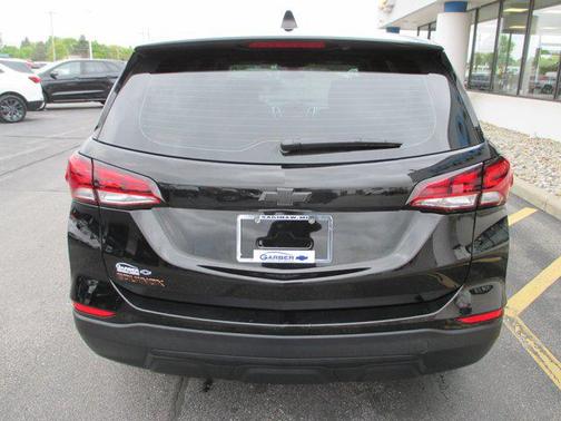 Mosaic Black Metallic 2023 Chevrolet Equinox LS