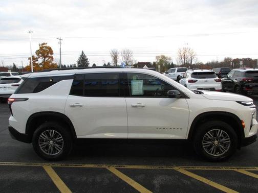 2025 Chevrolet Traverse LT