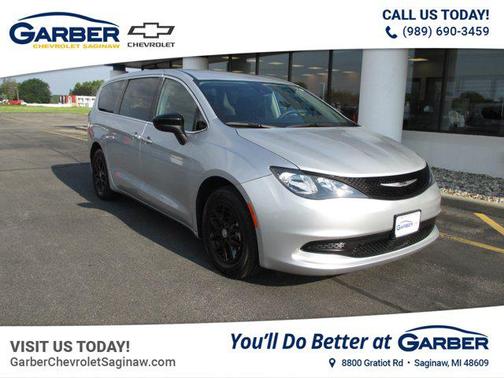 2024 Chrysler Voyager LX