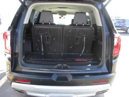 2023 GMC Acadia AWD SLT