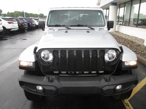2022 Jeep Gladiator Sport