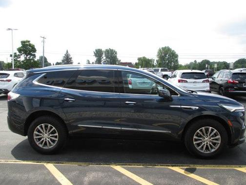 2023 Buick Enclave Essence AWD