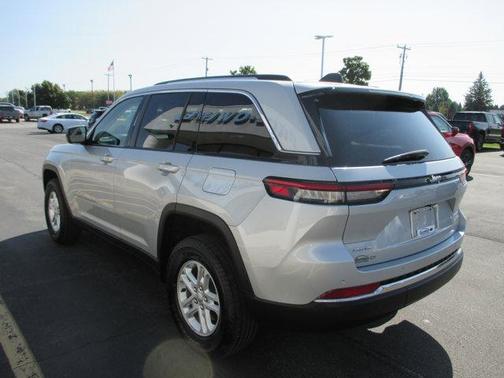 2023 Jeep Grand Cherokee Laredo
