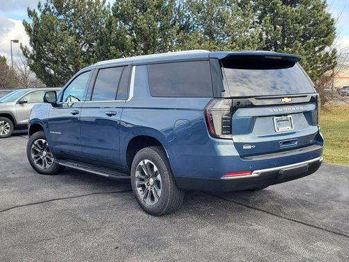 2026 Chevrolet Suburban LT