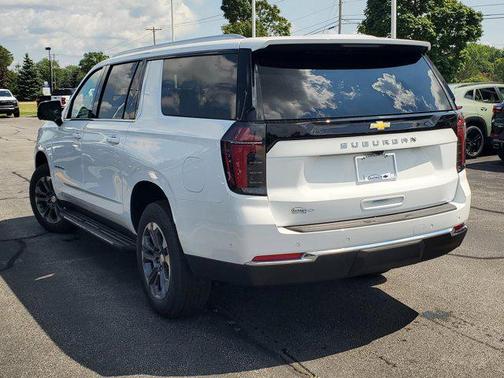 2025 Chevrolet Suburban LS