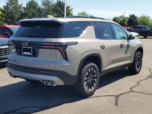 Sandstone Gray 2026 Chevrolet Traverse AWD Z71