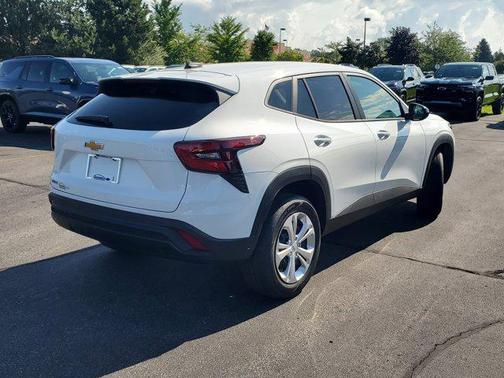 2025 Chevrolet Trax LS