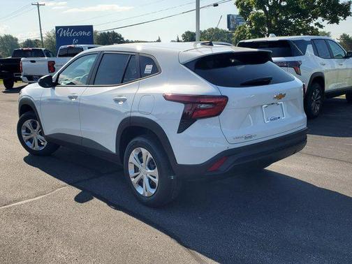 2025 Chevrolet Trax LS