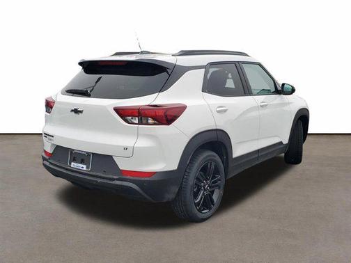 Summit White 2026 Chevrolet Trailblazer LT