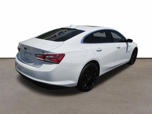 Summit White 2023 Chevrolet Malibu FWD 1LT