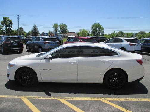 Summit White 2023 Chevrolet Malibu FWD 1LT