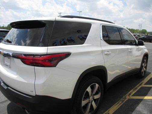 2022 Chevrolet Traverse LT Leather