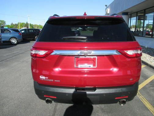 Cajun Red Tintcoat 2021 Chevrolet Traverse LT Cloth